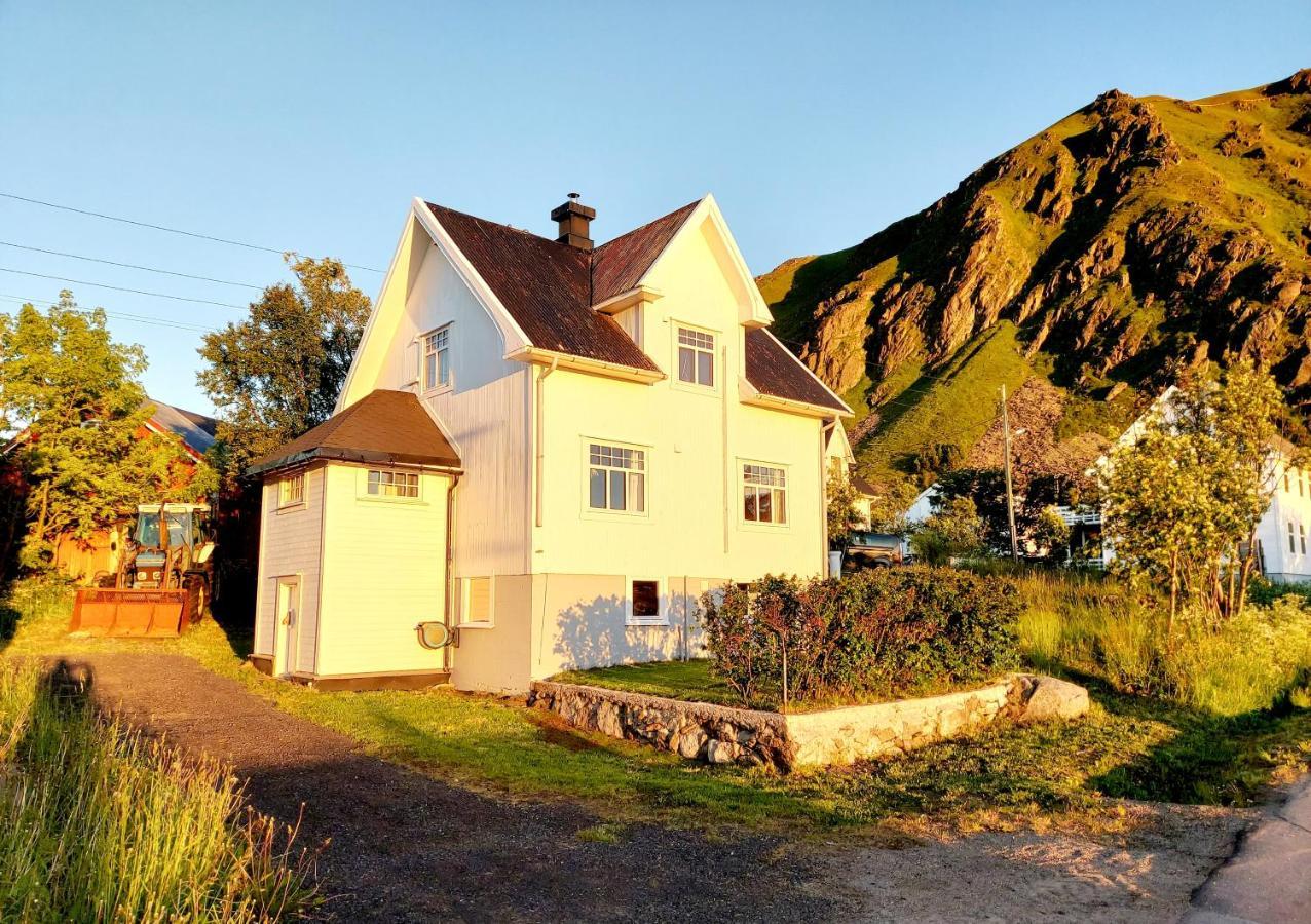 Solrik Beliggenhet I Lofotens Storste Fiskevaer Villa Ballstad Exterior foto